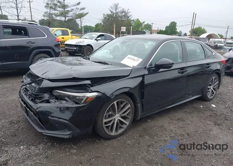 2024 Honda Civic Touring z USA, uszkodzony, nr VIN 2HGFE1F90RH333297